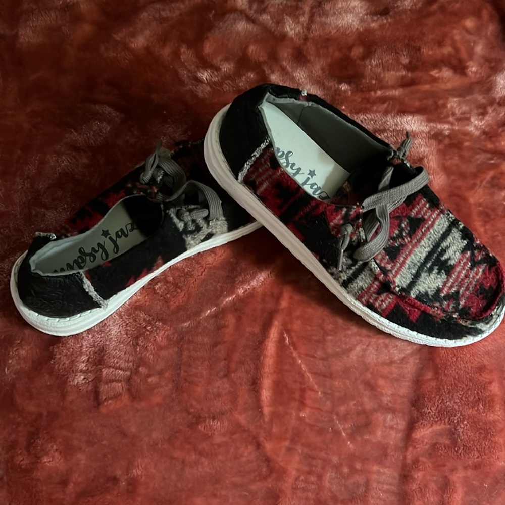 Fleece western print slip on shoes